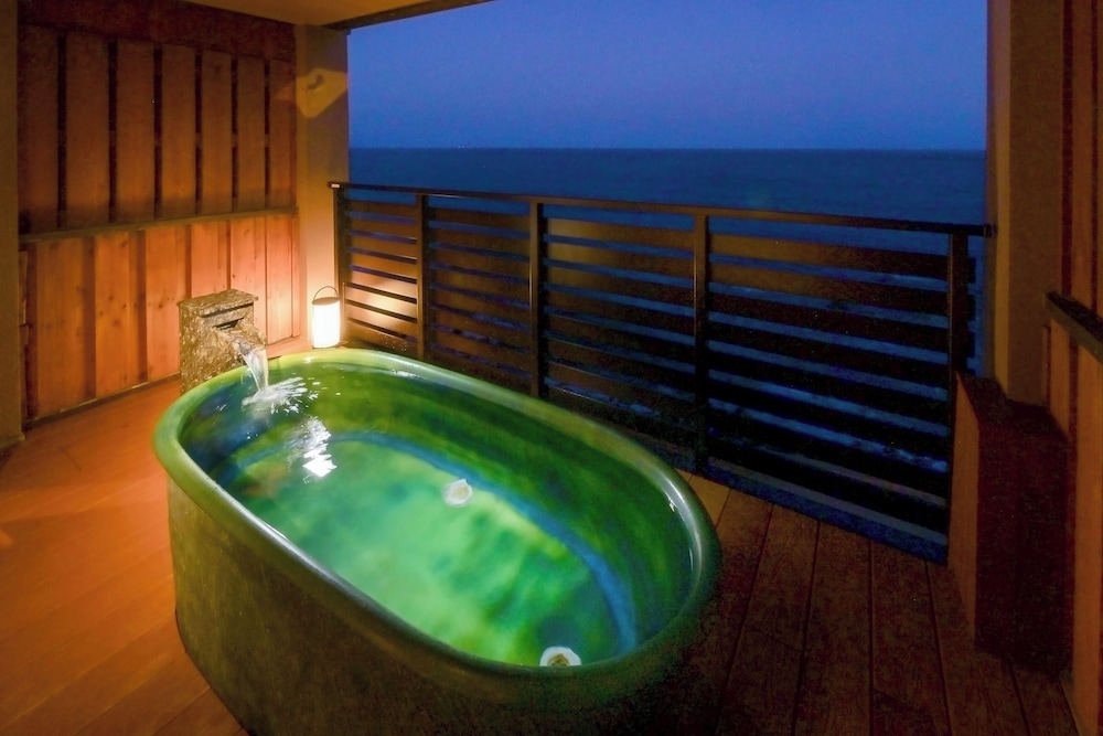 ジュニア ルーム バスルーム2 | 稲取東海ホテル湯苑
