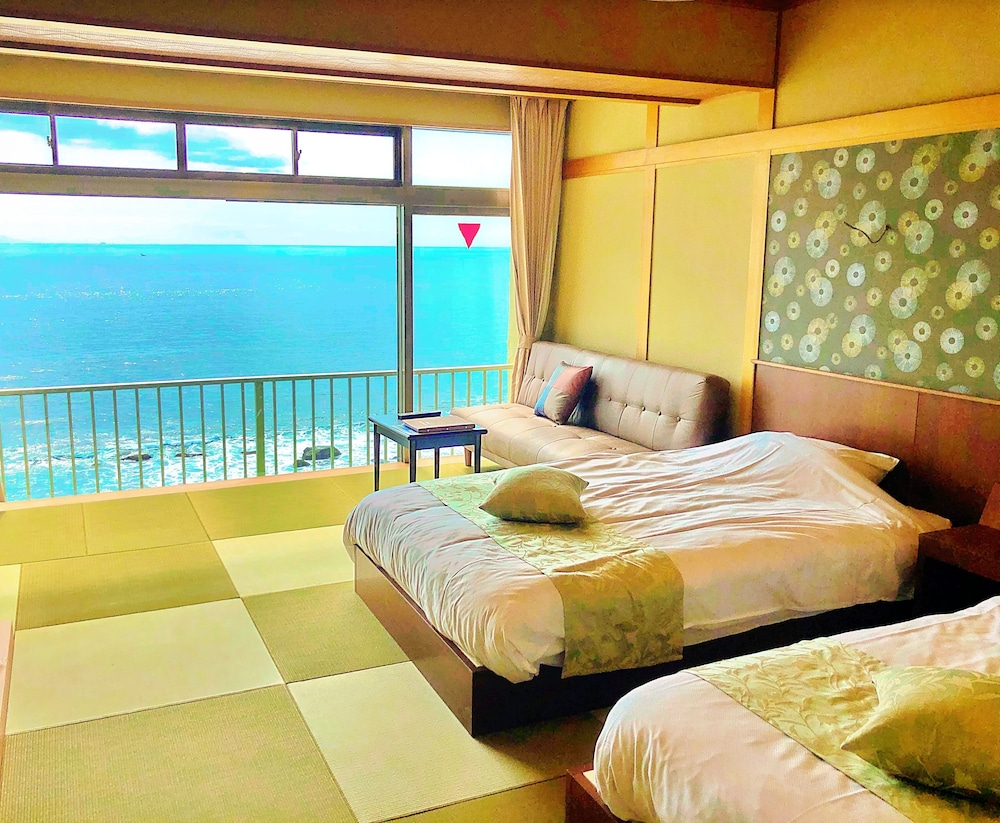 スタンダード ツインルーム 客室1 | 稲取東海ホテル湯苑