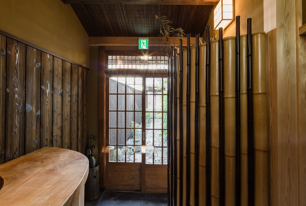 内部エントランス1 | 町家まや 祇園 内部エントランス1 | 町家まや 祇園