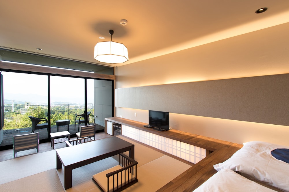 半露天風呂付き和洋室　1F | SEKIYA RESORT テラス御堂原