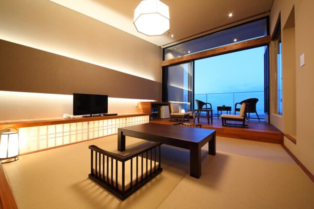 半露天風呂付き和洋室　1F 客室3 | SEKIYA RESORT テラス御堂原