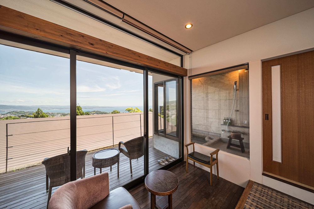 半露天風呂付き和洋室　1F 客室1 | SEKIYA RESORT テラス御堂原