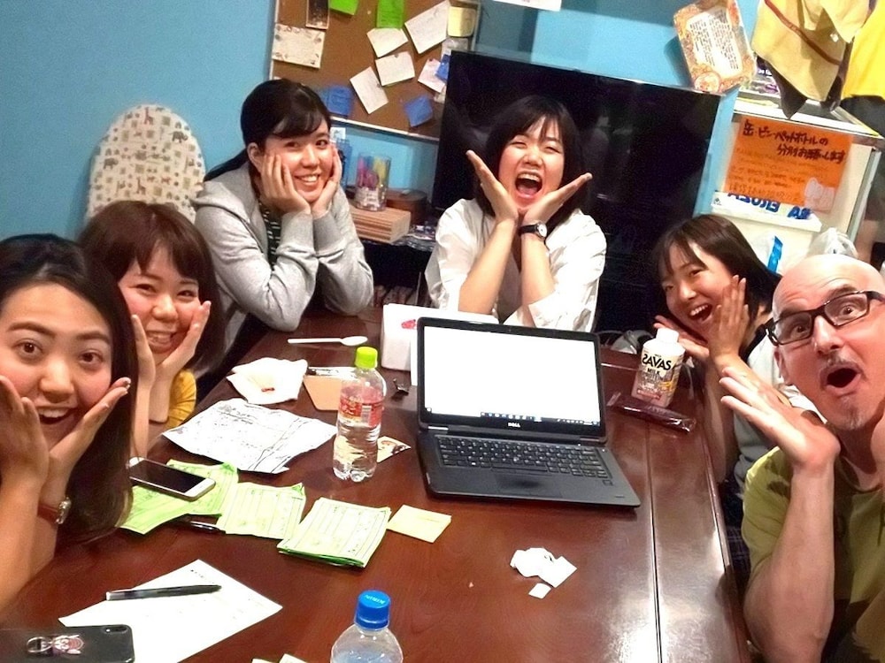 トリプルルーム (Bunk Bed) リビングルーム1 | 福岡ゲストハウス リトルアジア小倉