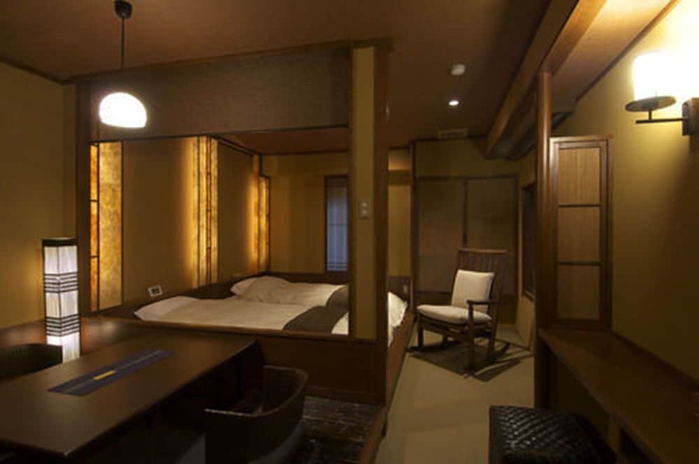 和洋室 山吹の野 (22㎡ローベッドツイン) [バス無し、トイレ付き] 禁煙 | 昔心の宿 金みどり