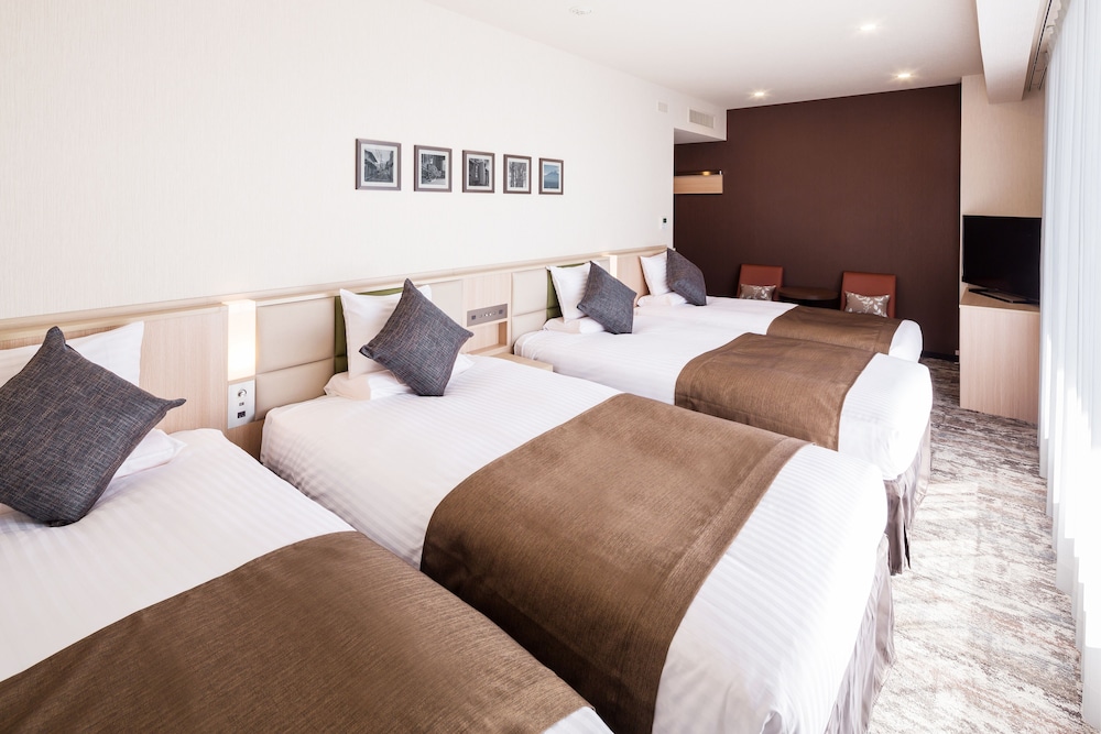 ファミリー 4 人部屋 富士山ビュー 禁煙 客室1 | ホテルマイステイズ富士山 展望温泉