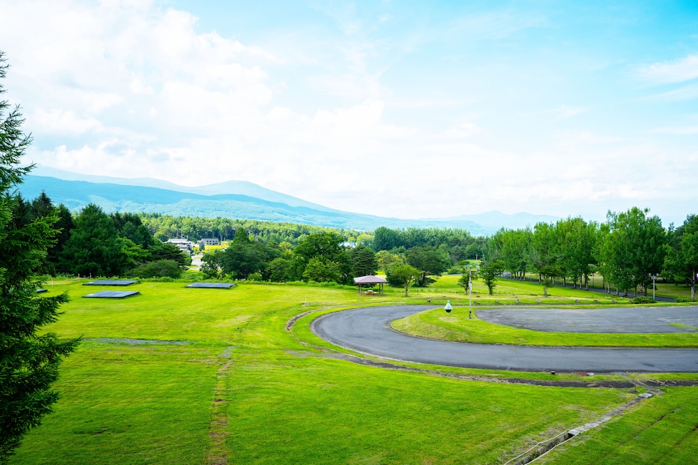 [和洋室] ツインベッド+和室６畳 部屋からの景観0 | 八幡平マウンテンホテル
