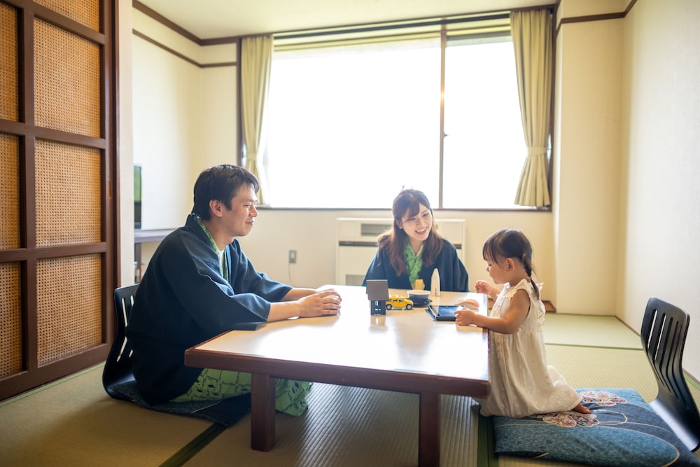 [和洋室] ツインベッド+和室６畳 客室1 | 八幡平マウンテンホテル