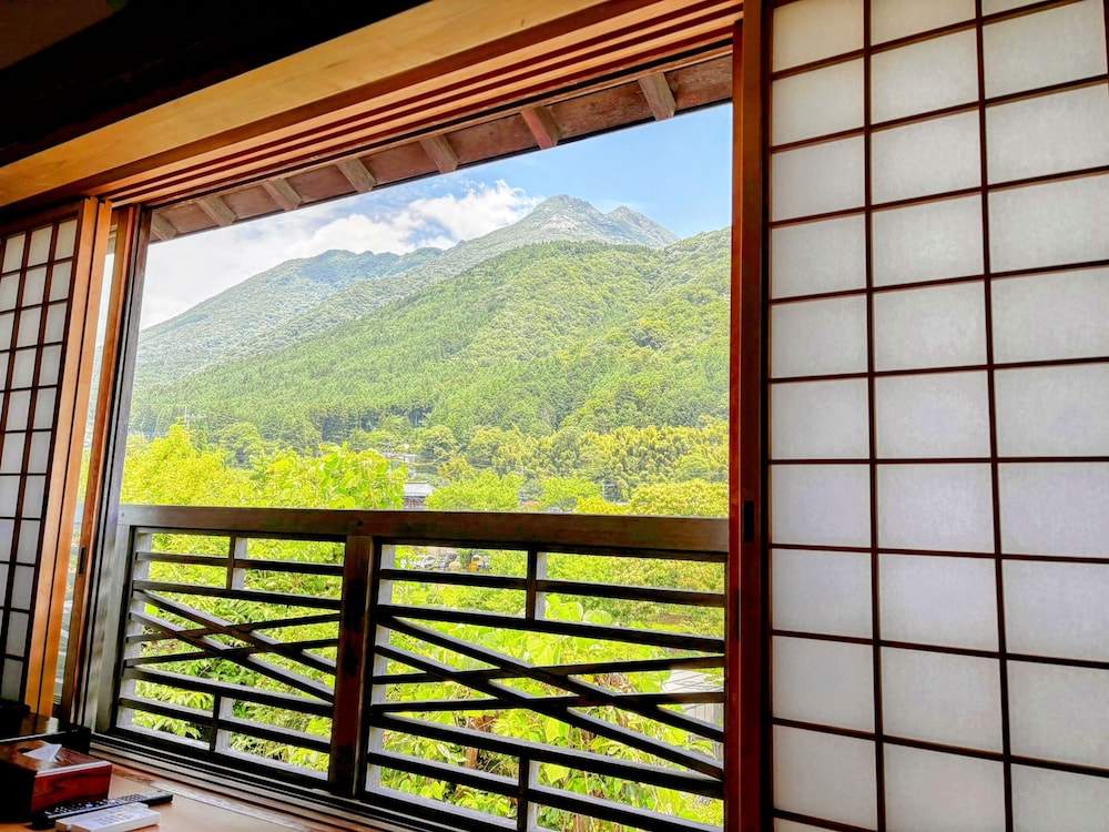 ファミリー ルーム 部屋からの景観0 | 湯布院 山灯館