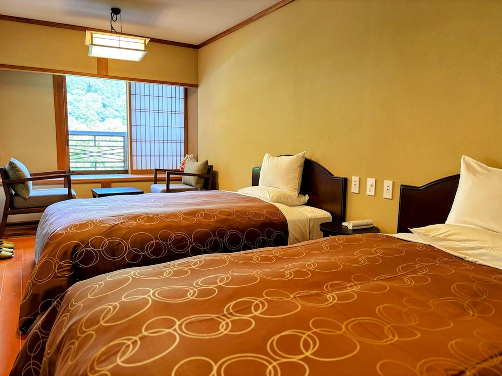 ファミリー ルーム | 湯布院 山灯館