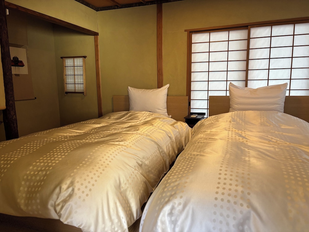 Japanese-style room with open-air bath (8 tatami mats + twin bed) 客室0 | 湯布院 山灯館