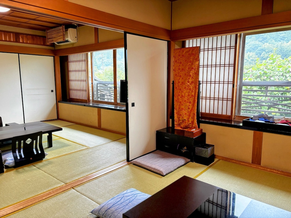 2間続き和室 客室4 | 湯布院 山灯館