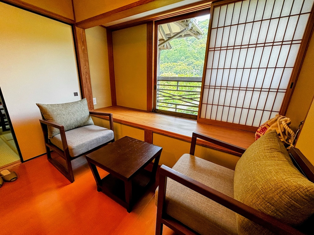 ファミリー ルーム 客室3 | 湯布院 山灯館