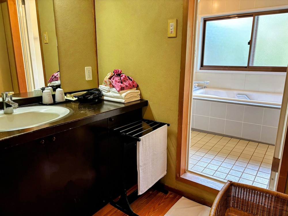 2間続き和室 バスルーム0 | 湯布院 山灯館