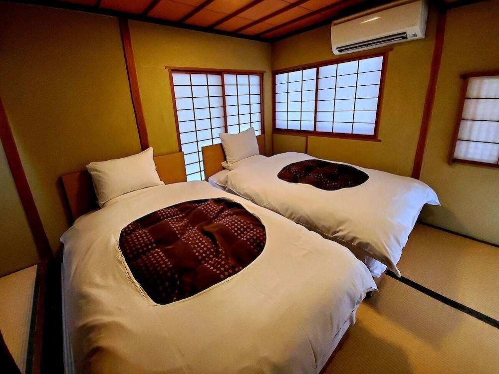 Japanese-style room with open-air bath (8 tatami mats + twin bed) 客室3 | 湯布院 山灯館