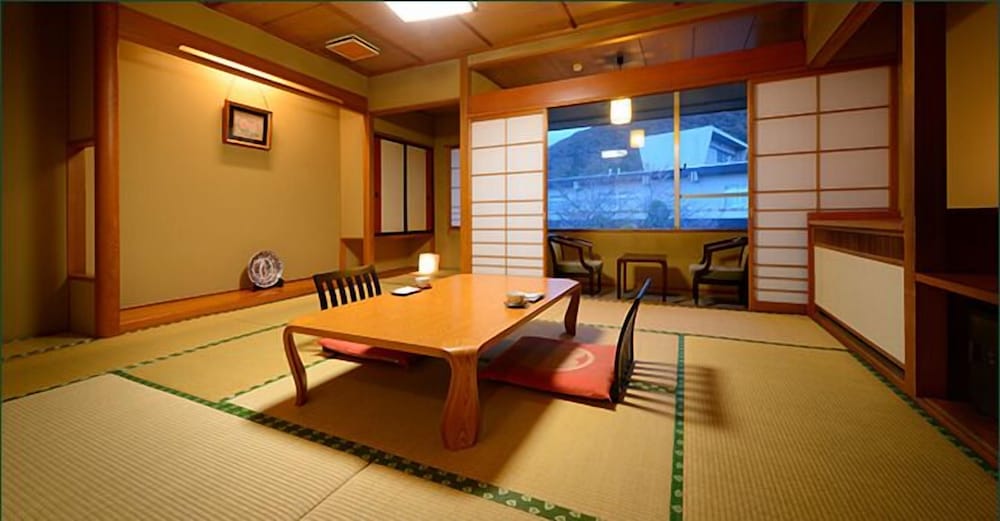 南館和室10畳 | 栄屋ホテル