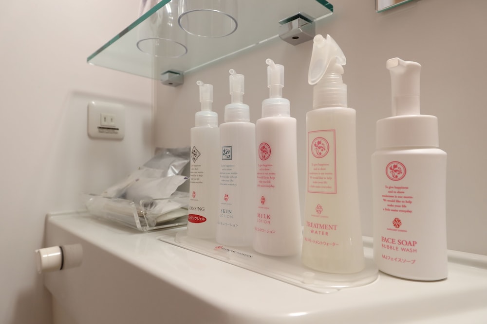 スーペリア ツインルーム 禁煙 バスルーム1 | ホテル サクラスイート 大阪