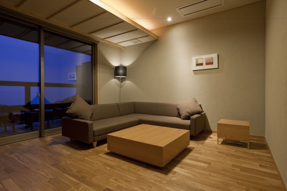 [クラブ ラウンジ アクセス] シーサイドメゾネット 客室2 | アマネリゾート ガハマ