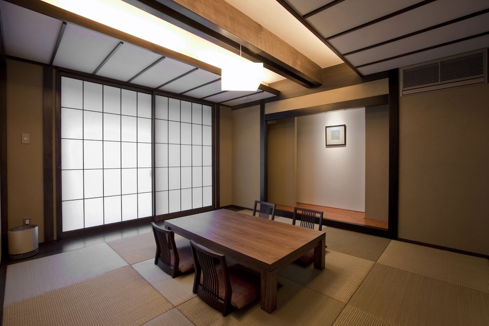 [クラブ ラウンジ アクセス] アンティークヴィラ 和洋室 客室1 | アマネリゾート ガハマ