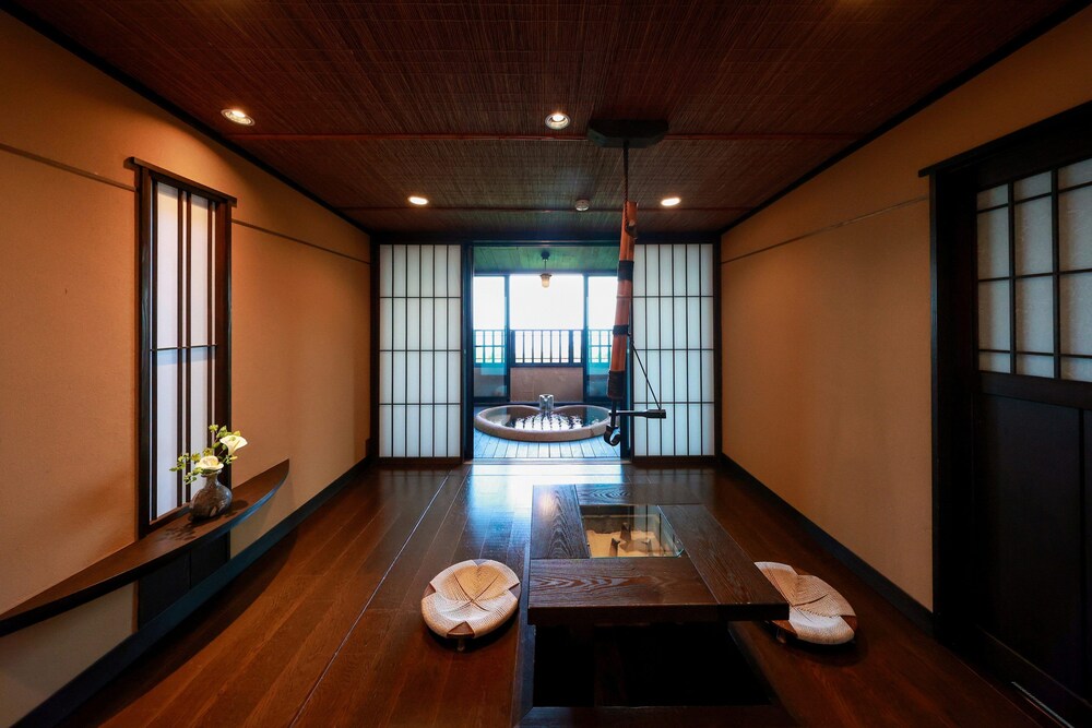 離れ　花タイプ バスルーム1 | お宿うち山 伊豆高原 全室露天風呂付き隠れ宿