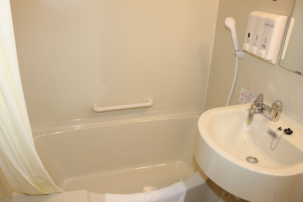 エコノミー ダブルルーム 喫煙可 バスルーム0 | 東横 INN 品川港南口天王洲アイル