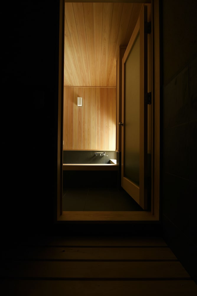 一棟貸し　町家　（シングルベッド2台　布団3式） バスルーム0 | 藏や 大宮島原