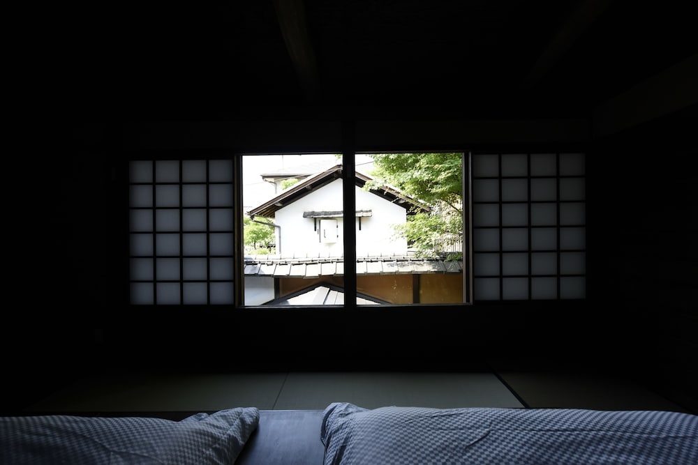 一棟貸し　町家　（シングルベッド2台　布団3式） 部屋からの景観1 | 藏や 清水五条