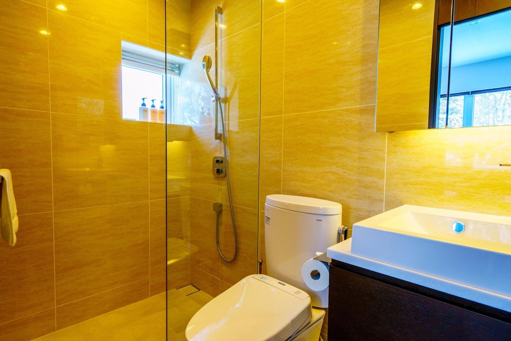 スーペリア コンドミニアム 2 ベッドルーム マウンテンサイド バスルーム2 | マウンテンサイド白馬