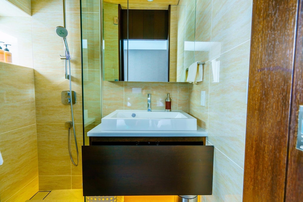 スーペリア コンドミニアム 3 ベッドルーム マウンテンサイド バスルーム2 | マウンテンサイド白馬