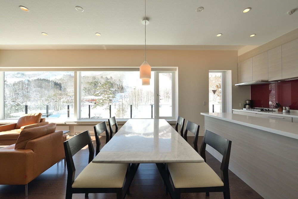 スーペリア コンドミニアム 1 ベッドルーム マウンテンサイド 客室2 | マウンテンサイド白馬