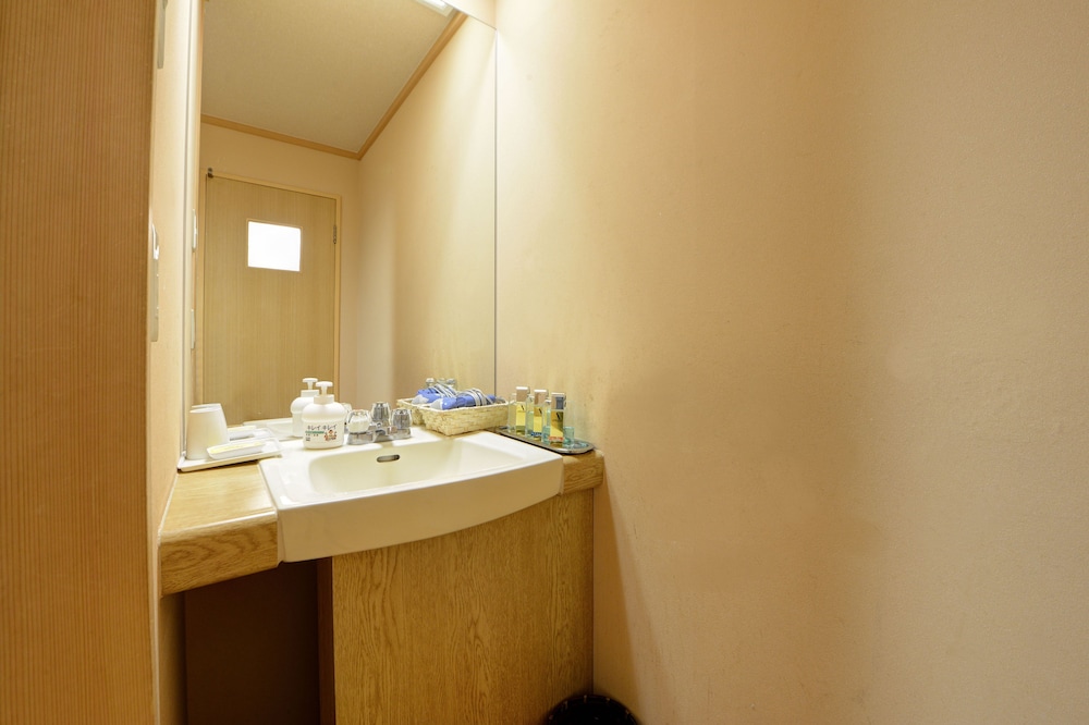和室 (禁煙、夕食付きの場合18時までにチェックインをお願いします) バスルーム0 | 観光ホテルタマル