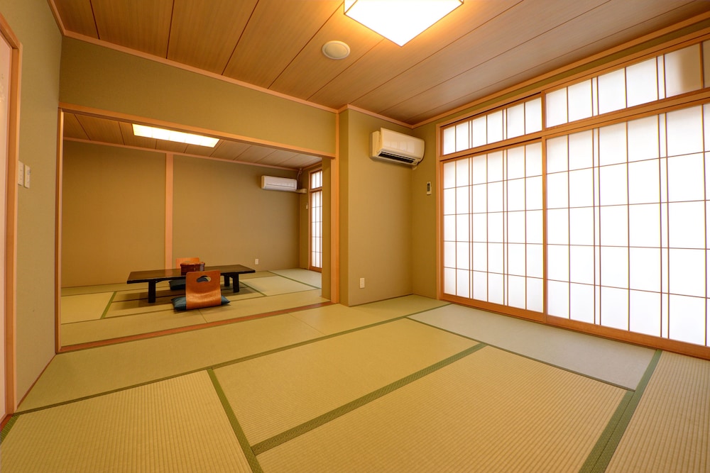 和室 (禁煙、夕食付きの場合18時までにチェックインをお願いします) 客室2 | 観光ホテルタマル