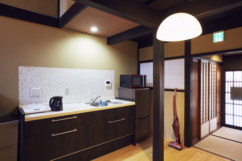 町屋　（ベッド + 布団） 専用キッチン0 | 鈴 西若松