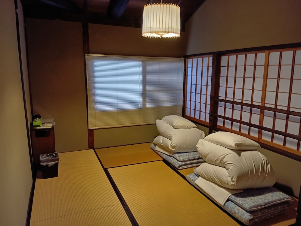 町屋一棟貸し (ベッド + 布団) 客室6 | 京都旅庵 然