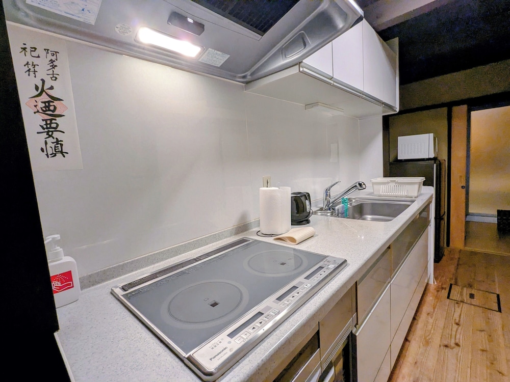 町屋　参の局 (ベッド + 布団) 専用キッチン0 | 平安宮内裏の宿