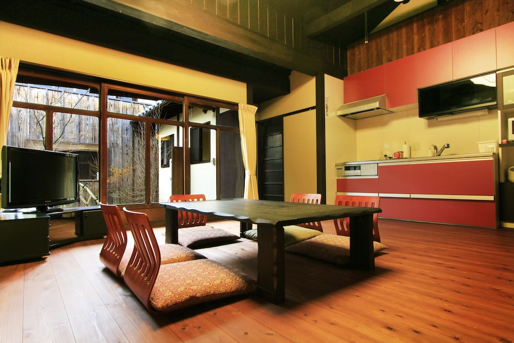 町屋　南邸 (ベッド + 布団) | 平安宮内裏の宿