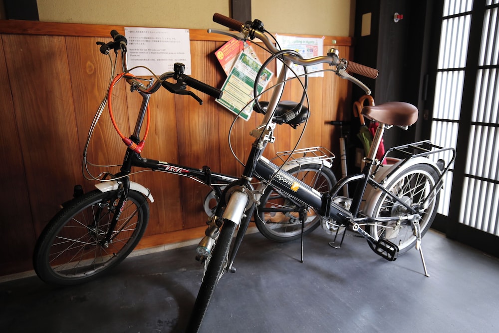 町屋　西対 (ベッド + 布団) 客室14 | 平安宮内裏の宿