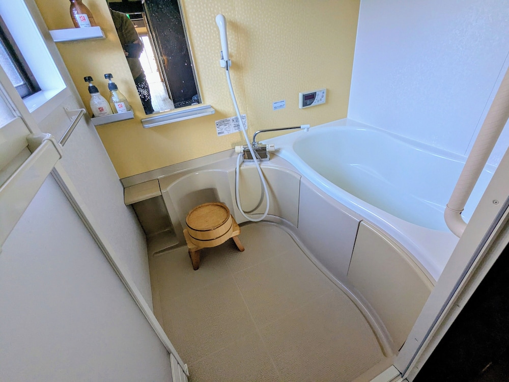 町屋　南邸 (ベッド + 布団) バスルーム0 | 平安宮内裏の宿