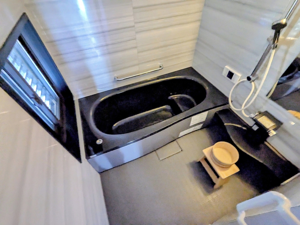 町屋　弐の局 (ベッド + 布団) バスルーム0 | 平安宮内裏の宿