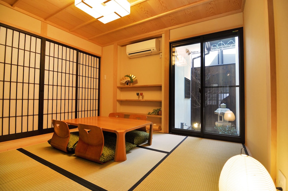 客室1 | 朱雀 若草庵