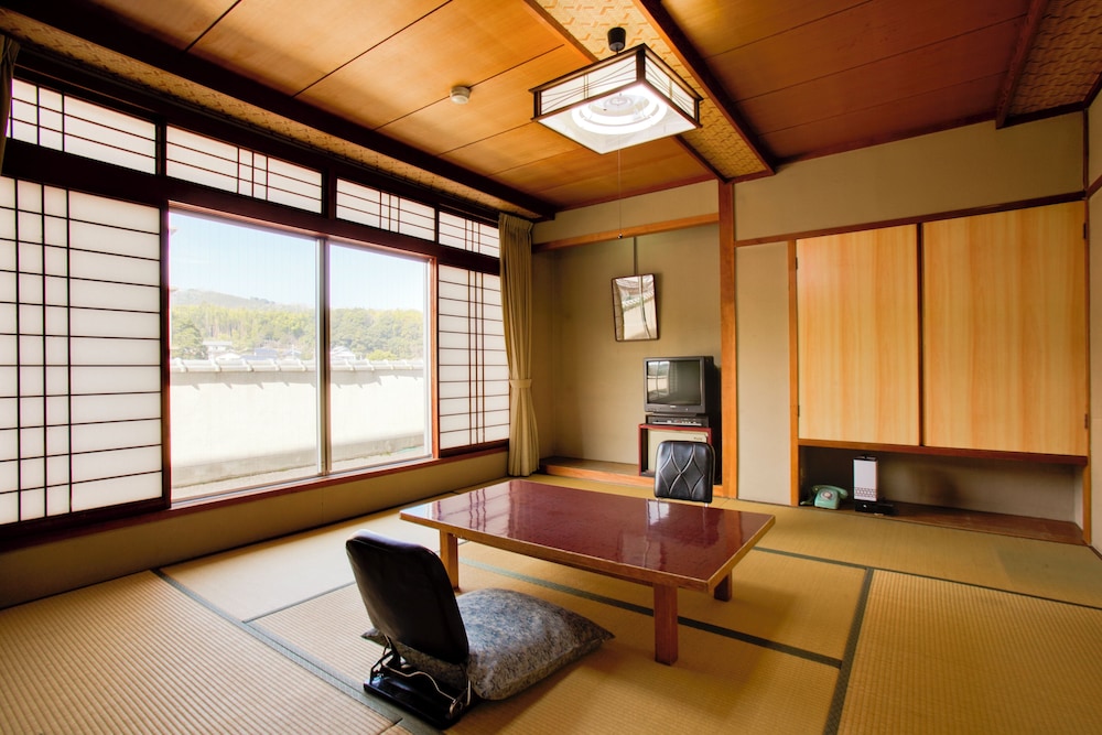 和室 10畳 喫煙可 客室1 | 旅亭 山の井