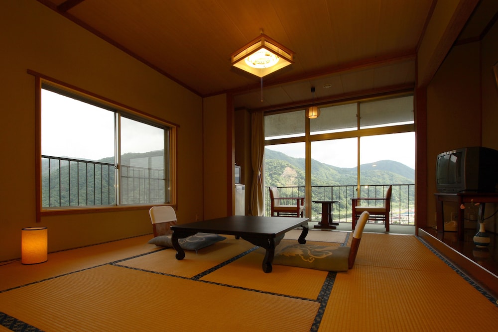 東館　和室 | 雪国の宿 高半