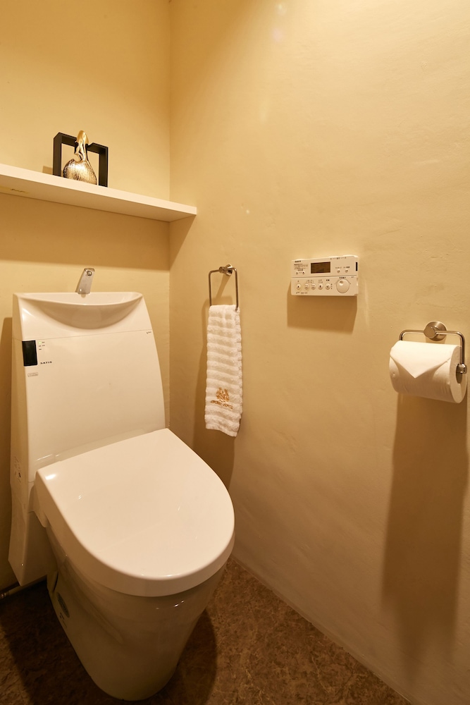 エグゼクティブ ルーム クイーンベッド 1 台 バルコニー バスルーム0 | シークレット ハウス牧志