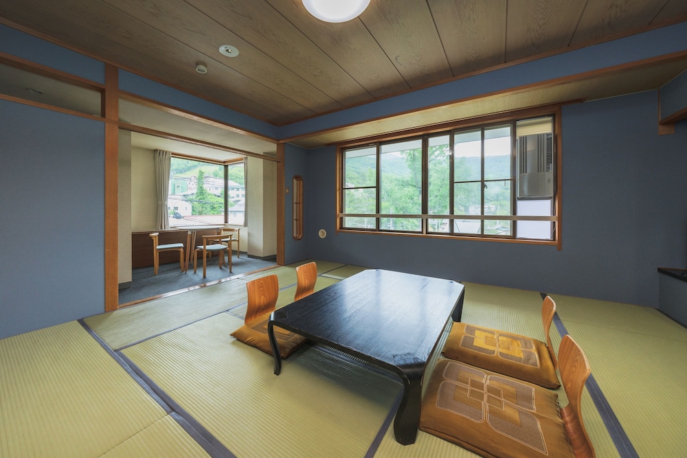 ファミリー 4 人部屋 マウンテンビュー | BED'n ONSEN HAMMOND