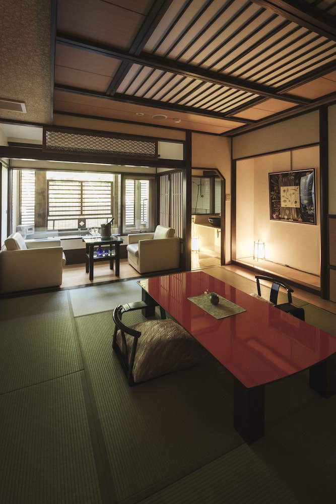 露天風呂付き客室　メゾネット 客室3 | 深山荘 高見屋