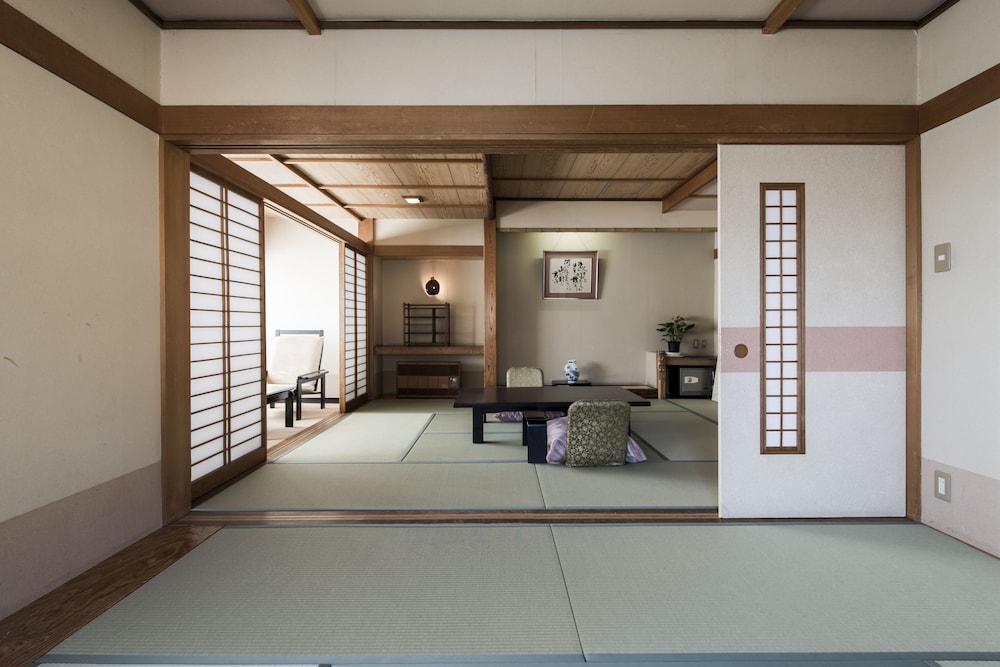 和室 客室5 | 深山荘 高見屋