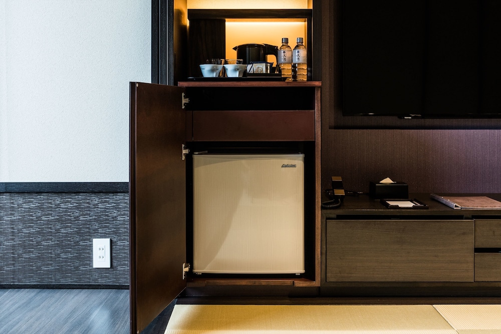 露天風呂付客室 禁煙 (朝食付プラン)(3名以上利用時のみ布団を用意) 客室2 | 箱根小涌園 天悠