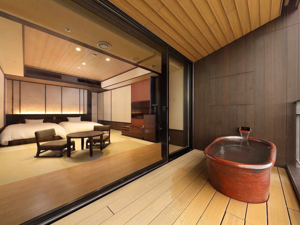 露天風呂付客室 禁煙 (朝食付プラン)(3名以上利用時のみ布団を用意) 客室5 | 箱根小涌園 天悠