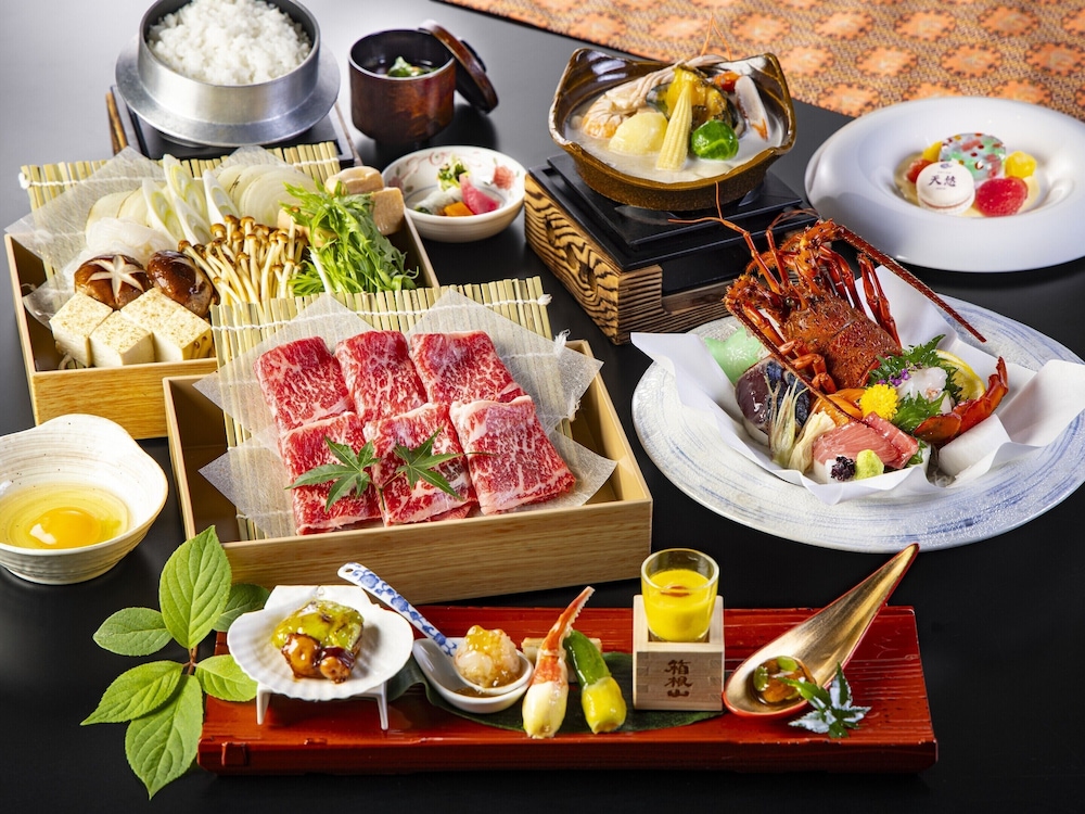 貴賓館で食す豪華特別会席 [悠然](夕食17時~18時開始) 露天風呂付客室 禁煙 | 箱根小涌園 天悠