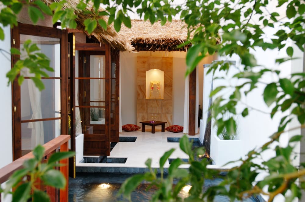 スイート (バリスイート45号室) リビング エリア8 | リゾートホテル コルテラルゴ伊豆高原