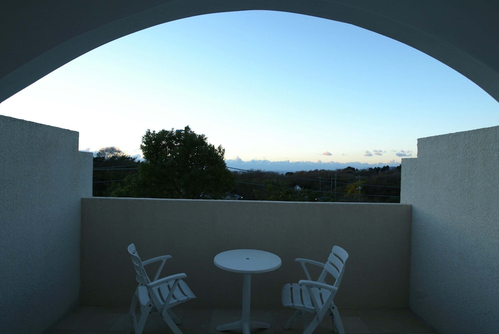 スイート (アイランドスイート 12号室) バルコニー0 | リゾートホテル コルテラルゴ伊豆高原